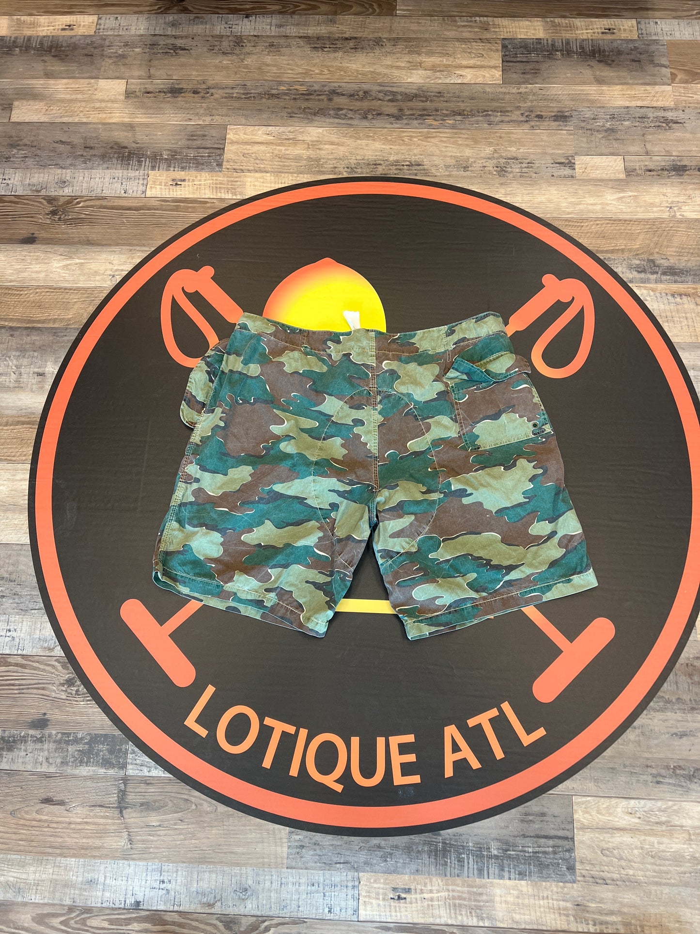 Polo camo shorts, rope belt, 42