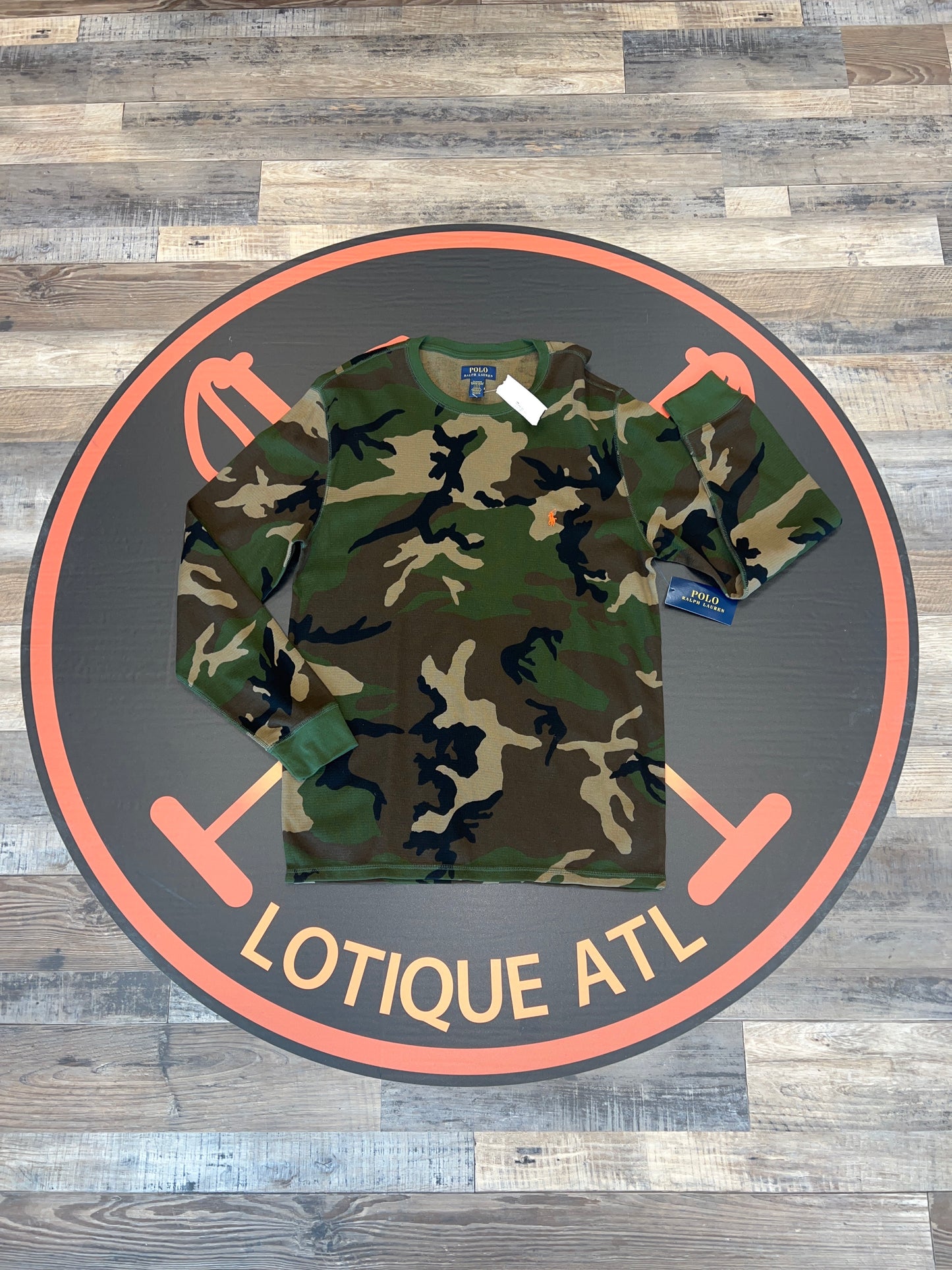 Nwt camo thermal longsleeve large